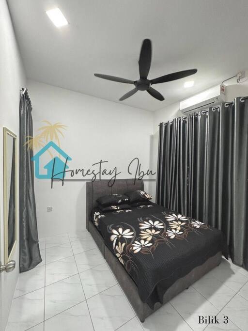 Homestay Ibu ลุมุต ภายนอก รูปภาพ