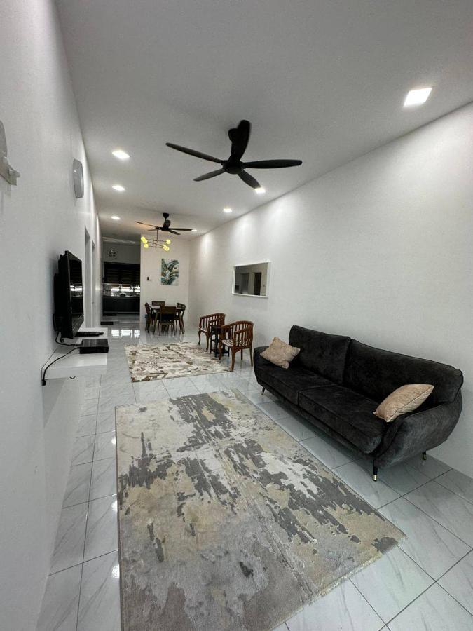 Homestay Ibu ลุมุต ภายนอก รูปภาพ